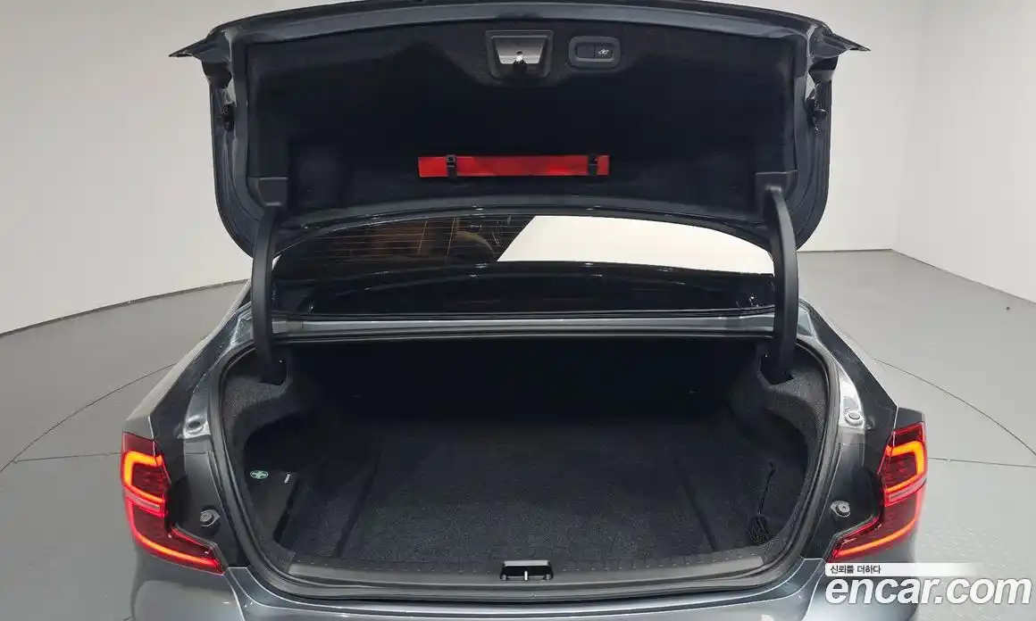 Volvo S60 2019 2.0 автомат (гидро), фото 20