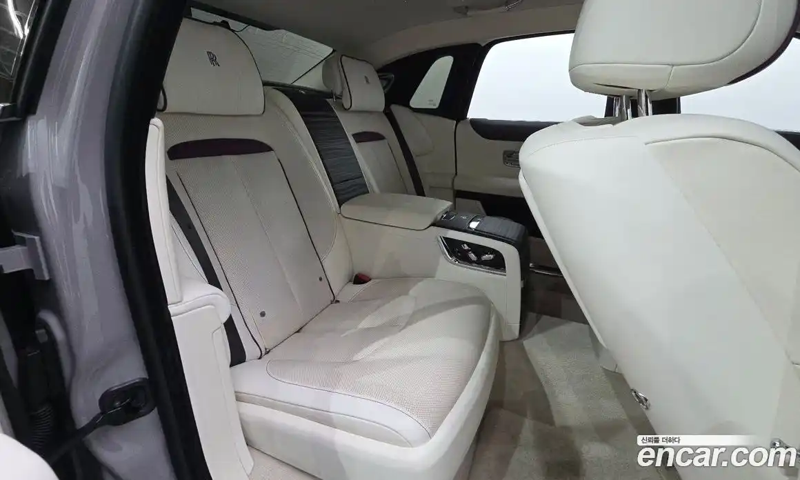 Rolls-Royce Ghost 2020 6.7 автомат (гидро), фото 12 Rolls-Royce Ghost 2020 6.7 автомат (гидро), фото 12