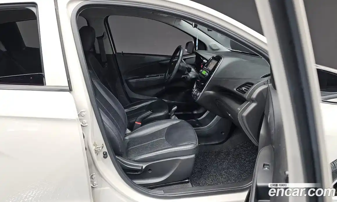 Chevrolet Spark 2016 1.0 автомат (робот), фото 12