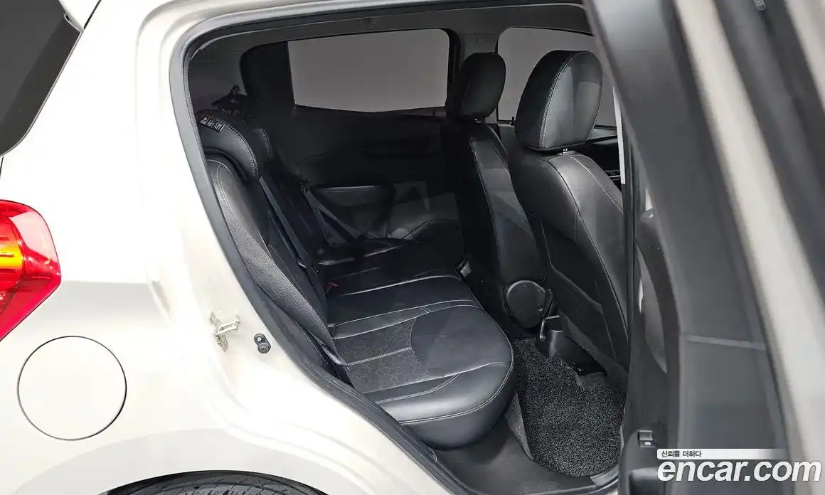 Chevrolet Spark 2016 1.0 автомат (робот), фото 13