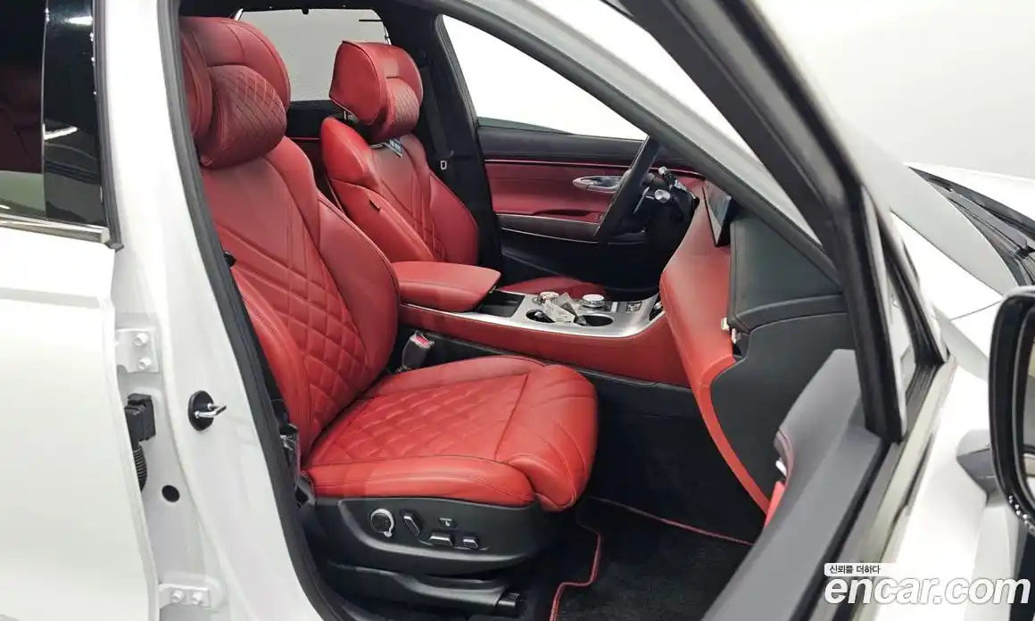 Genesis GV70 2025 3.5 автомат (гидро), фото 11