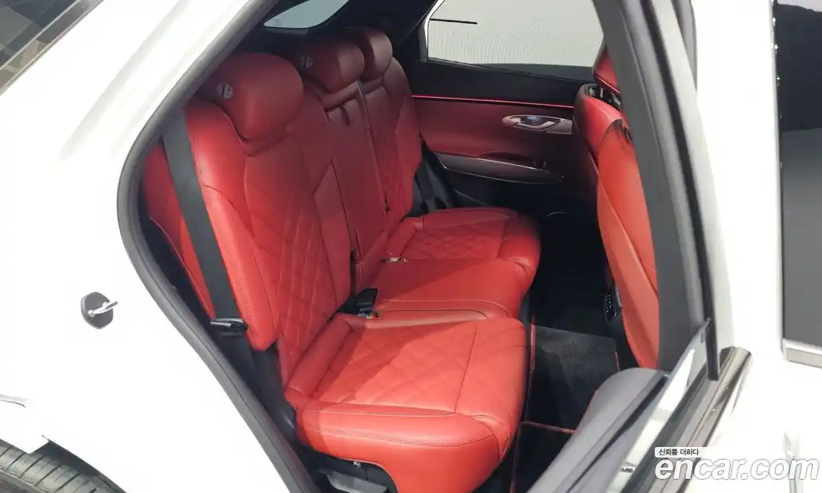 Genesis GV70 2025 3.5 автомат (гидро), фото 12