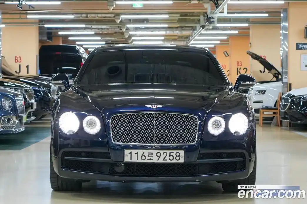 Bentley Flying Spur 2015 4.0 автомат (гидро), фото 1 Bentley Flying Spur 2015 4.0 автомат (гидро), фото 1