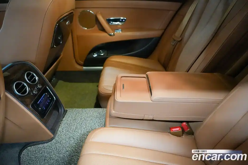 Bentley Flying Spur 2015 4.0 автомат (гидро), фото 11 Bentley Flying Spur 2015 4.0 автомат (гидро), фото 11