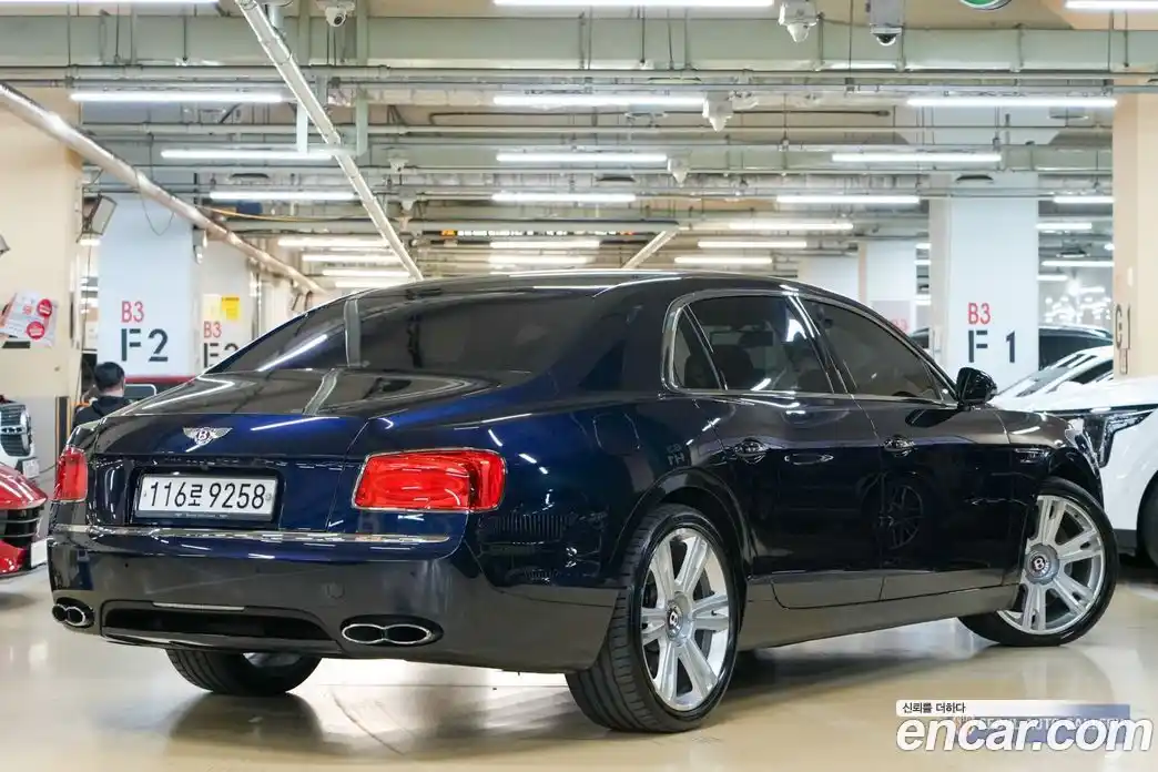 Bentley Flying Spur 2015 4.0 автомат (гидро), фото 4 Bentley Flying Spur 2015 4.0 автомат (гидро), фото 4