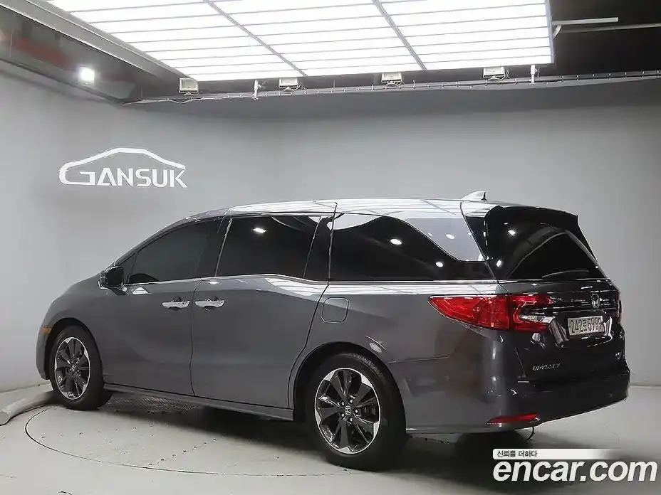 Honda Odyssey 2021 3.5 автомат (гидро), фото 3