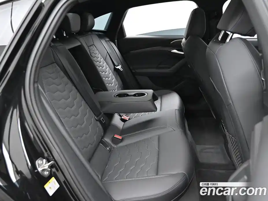 Audi A6 e-tron 2025 0.2 автомат (гидро), фото 12