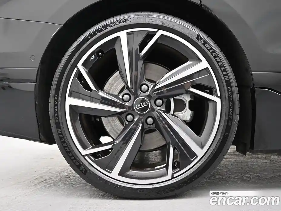 Audi A6 e-tron 2025 0.2 автомат (гидро), фото 5