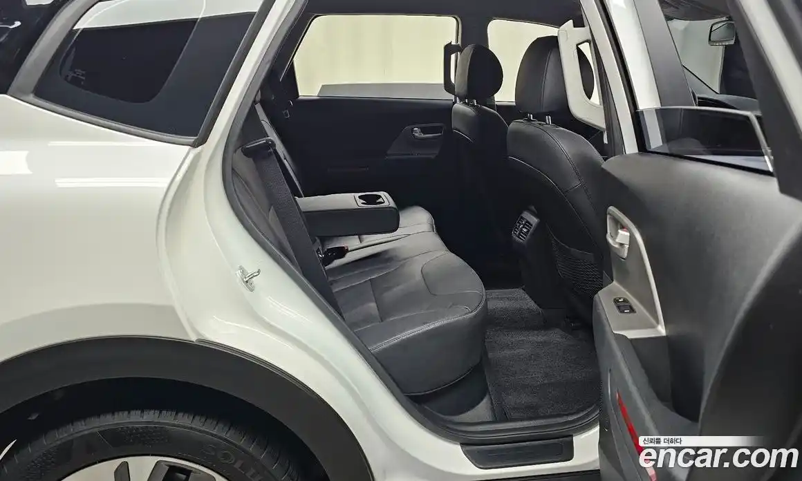 Kia Niro 2023 0.2 автомат (гидро), фото 17