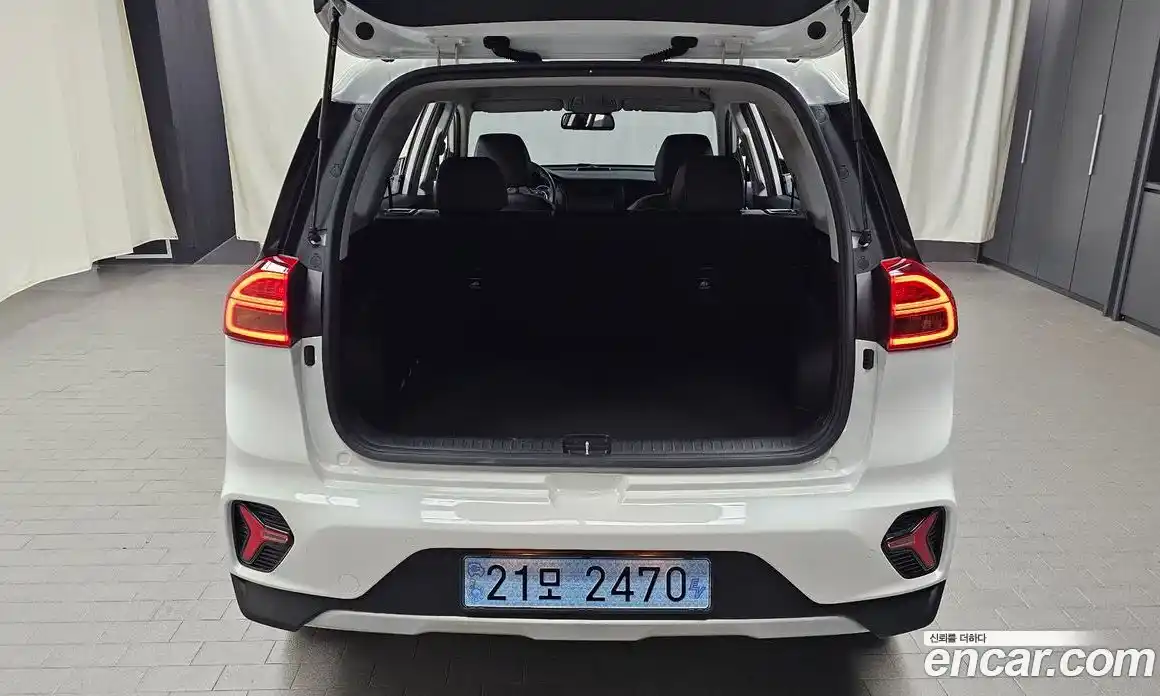 Kia Niro 2023 0.2 автомат (гидро), фото 21