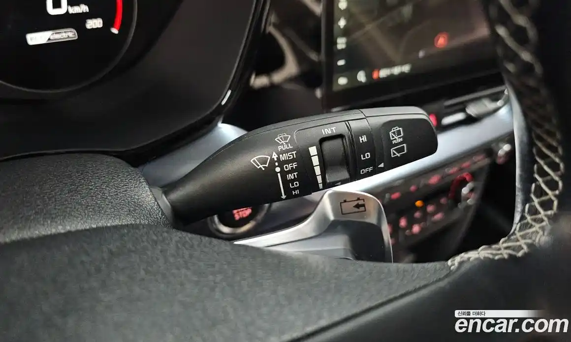 Kia Niro 2023 0.2 автомат (гидро), фото 24