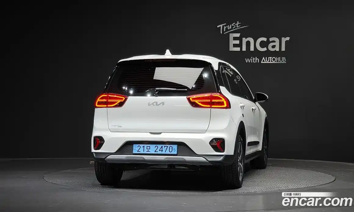 Kia Niro 2023 0.2 автомат (гидро), фото 4
