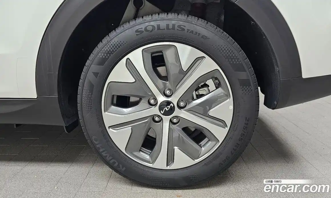 Kia Niro 2023 0.2 автомат (гидро), фото 7