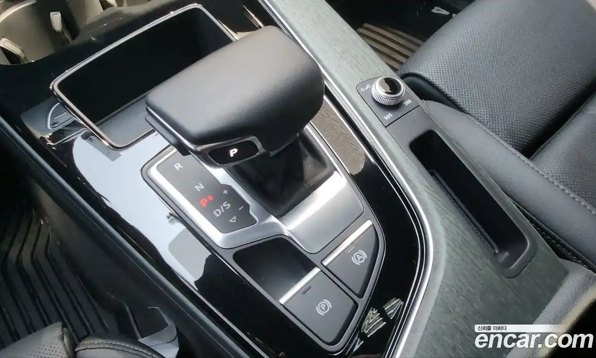 Audi A4 2023 2.0 автомат (гидро), фото 10