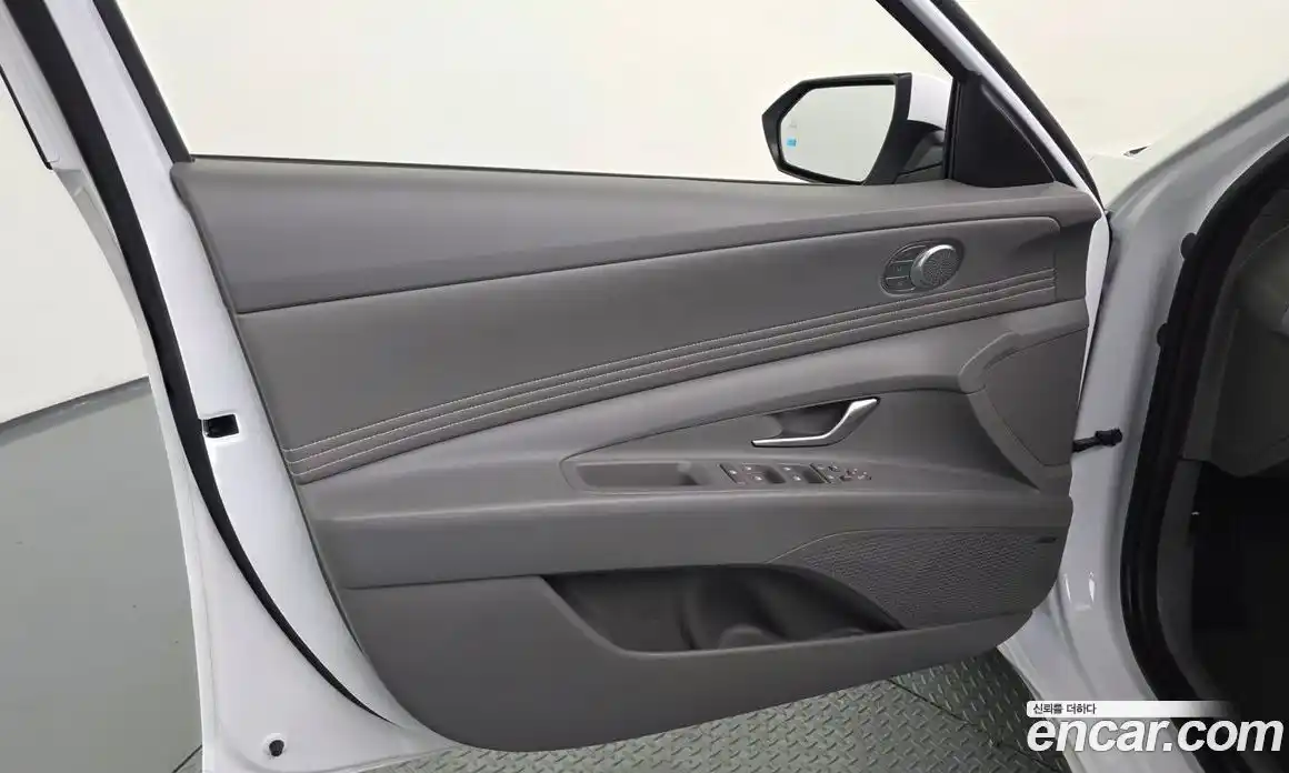 Hyundai Avante 2024 1.6 автомат (гидро), фото 14