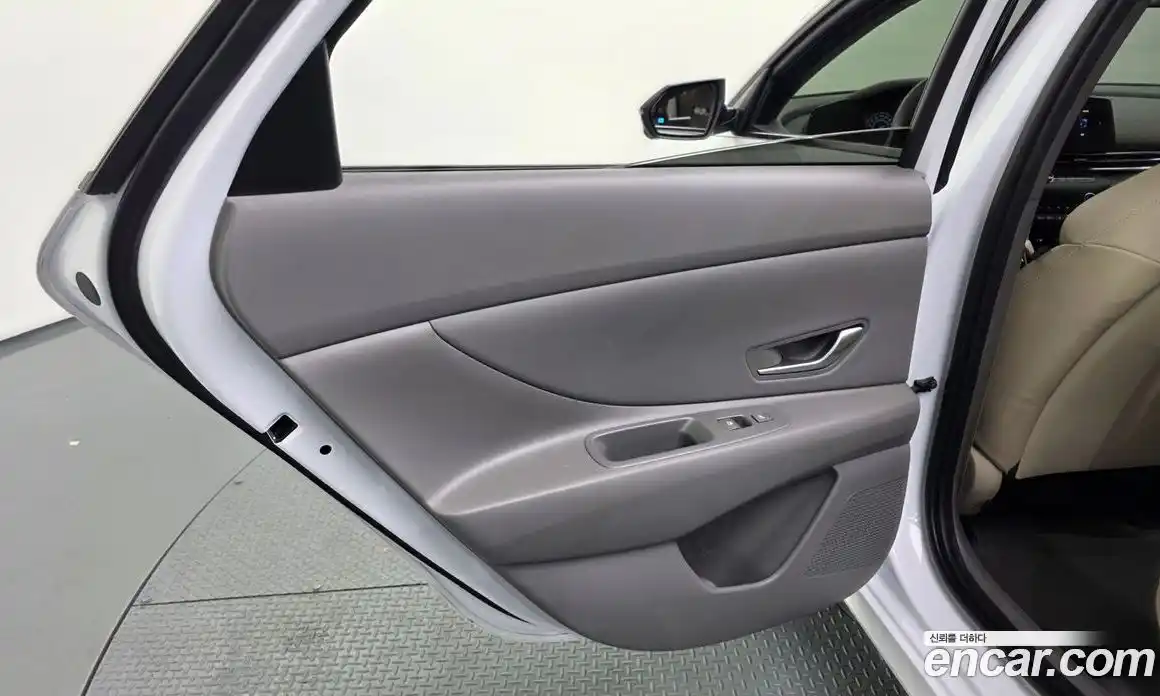 Hyundai Avante 2024 1.6 автомат (гидро), фото 15