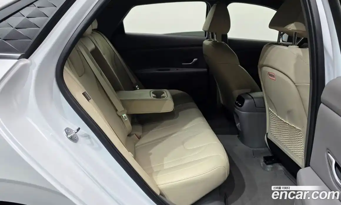 Hyundai Avante 2024 1.6 автомат (гидро), фото 18