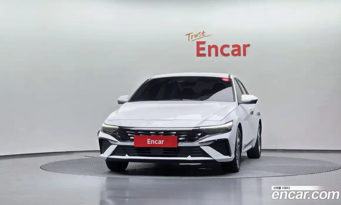 Hyundai Avante 2024 1.6 автомат (гидро), фото 3