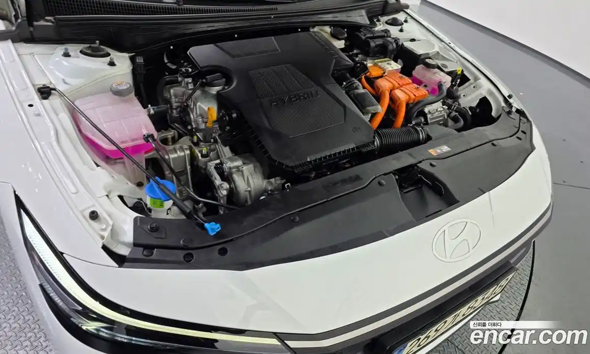 Hyundai Avante 2024 1.6 автомат (гидро), фото 6
