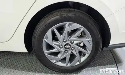 Hyundai Avante 2024 1.6 автомат (гидро), миниатюра 7