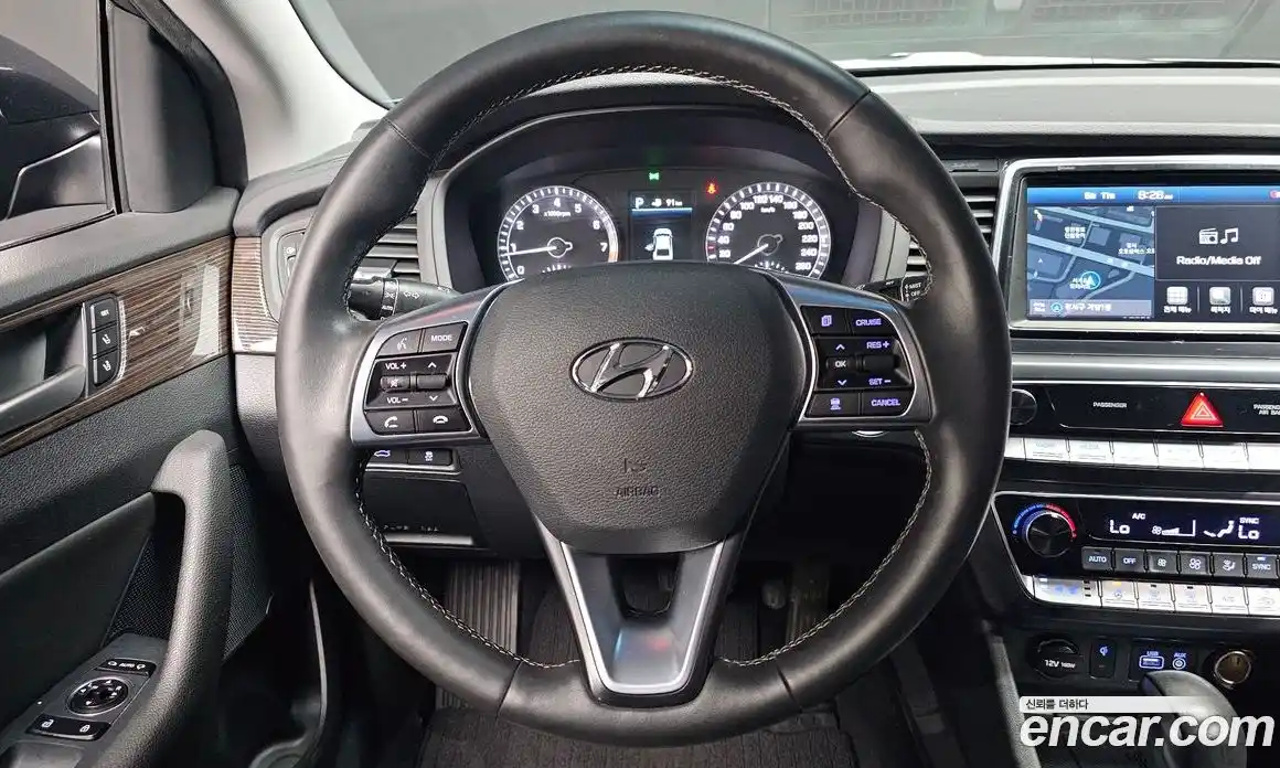 Hyundai Sonata 2018 2.0 автомат (гидро), фото 13
