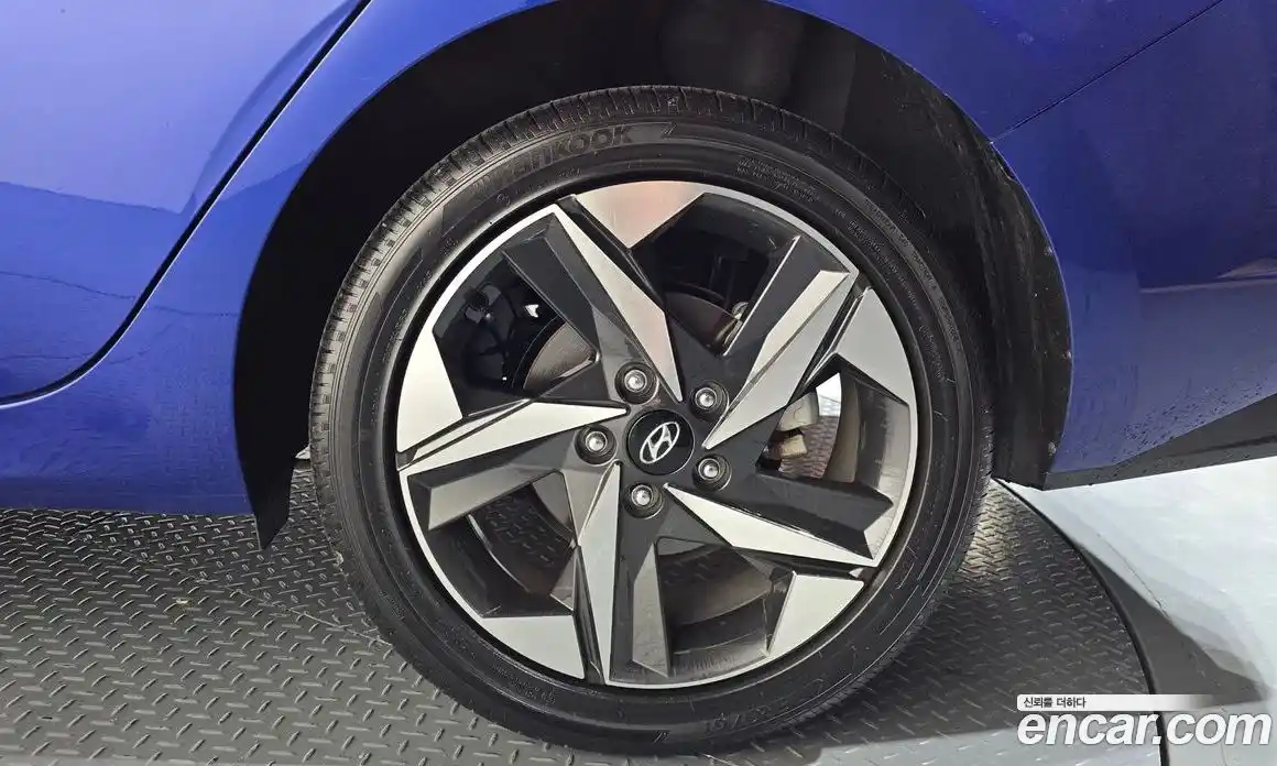 Hyundai Avante 2021 1.6 автомат (гидро), фото 6