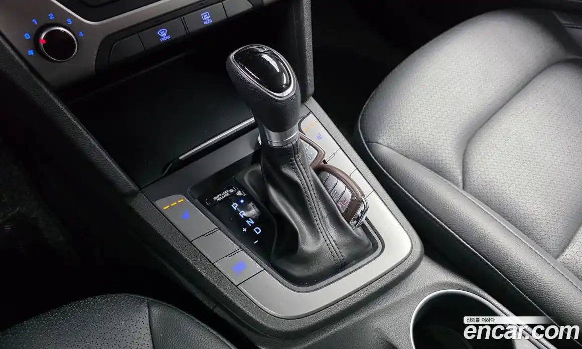 Hyundai Avante 2017 1.6 автомат (гидро), фото 12