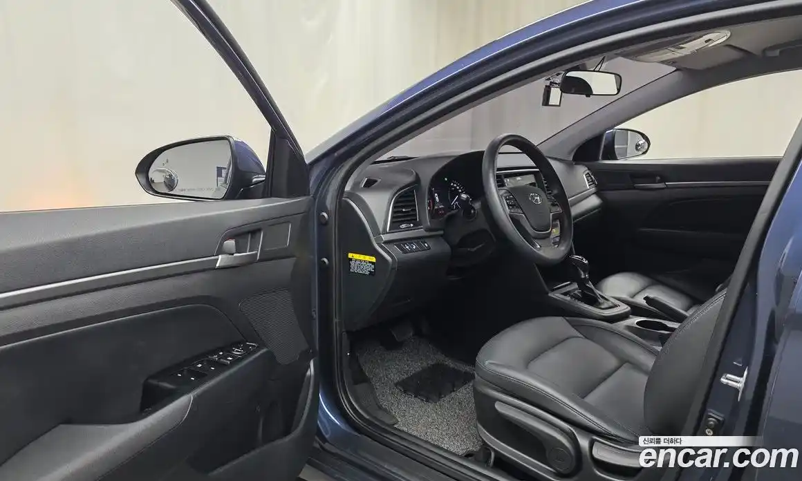 Hyundai Avante 2017 1.6 автомат (гидро), фото 13