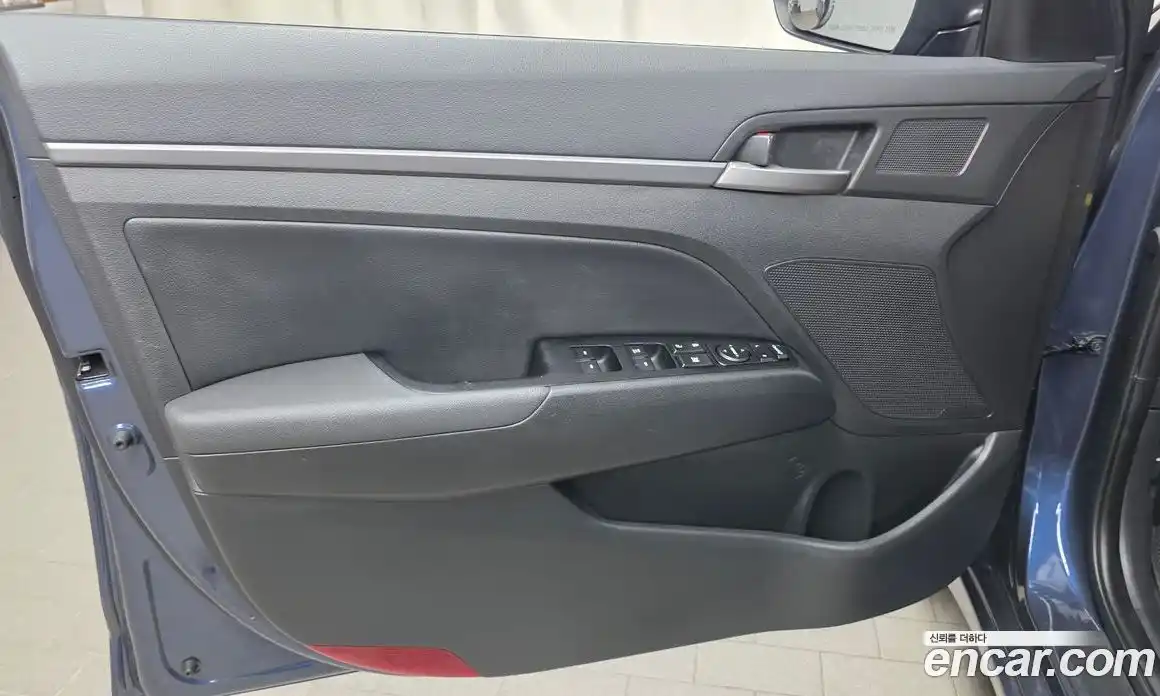 Hyundai Avante 2017 1.6 автомат (гидро), фото 14