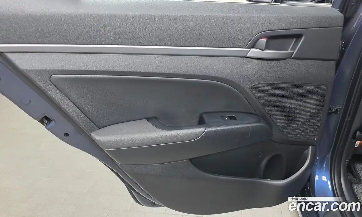 Hyundai Avante 2017 1.6 автомат (гидро), фото 15