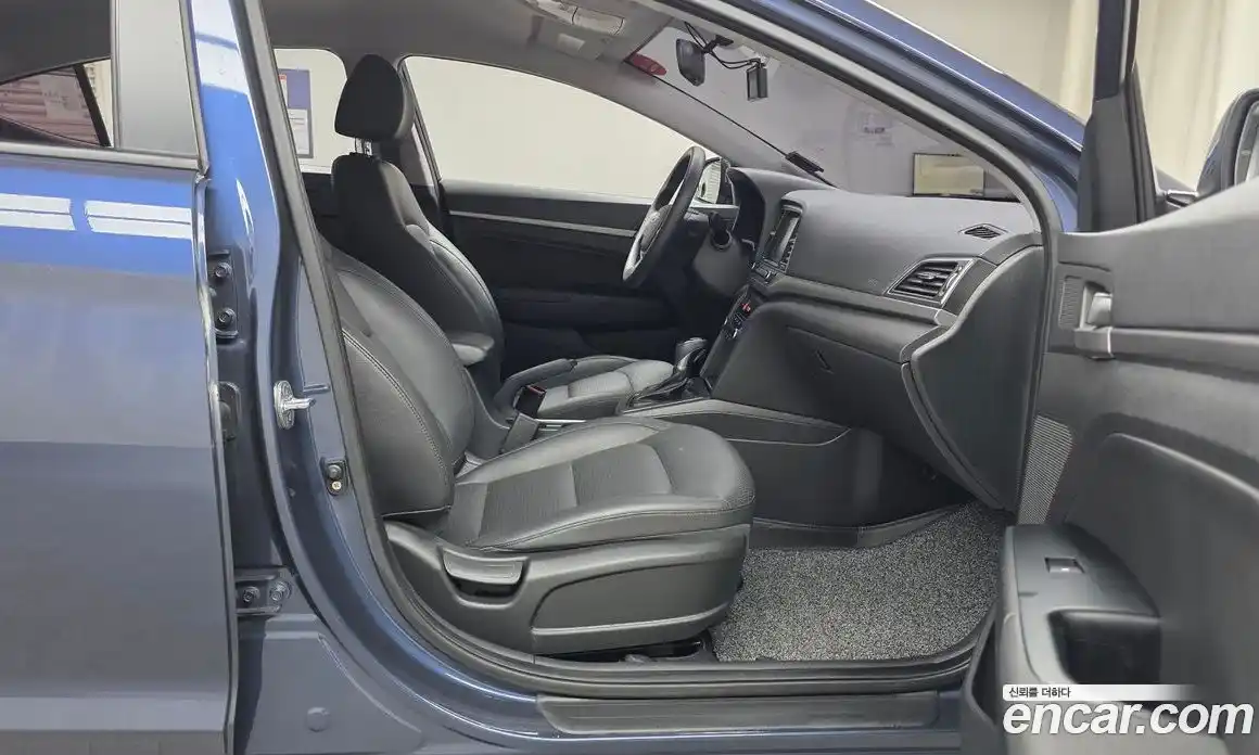 Hyundai Avante 2017 1.6 автомат (гидро), фото 16