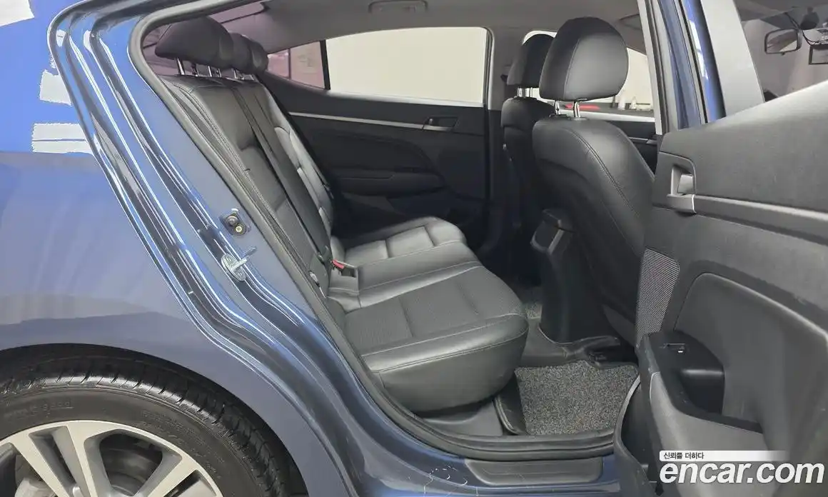 Hyundai Avante 2017 1.6 автомат (гидро), фото 17