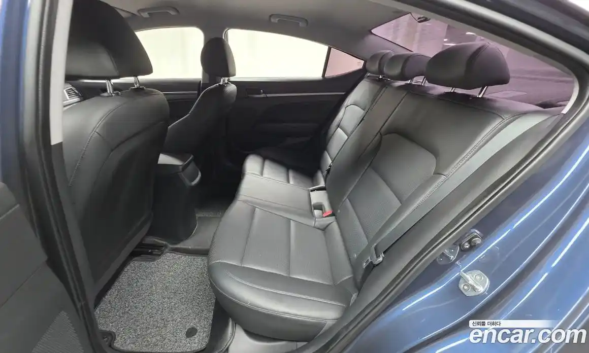 Hyundai Avante 2017 1.6 автомат (гидро), фото 18