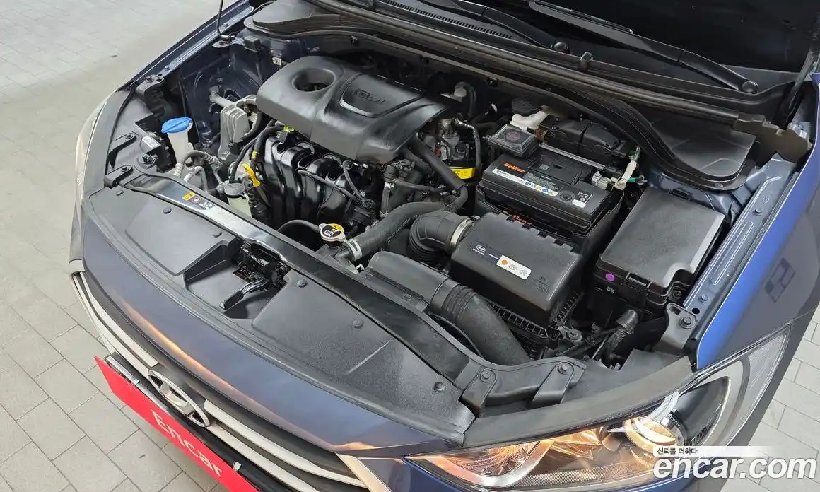 Hyundai Avante 2017 1.6 автомат (гидро), фото 6