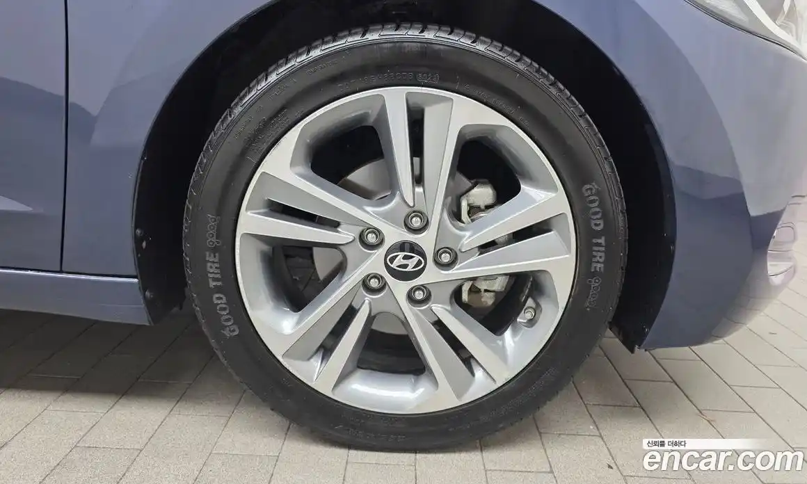 Hyundai Avante 2017 1.6 автомат (гидро), фото 7
