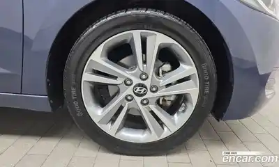 Hyundai Avante 2017 1.6 автомат (гидро), миниатюра 7