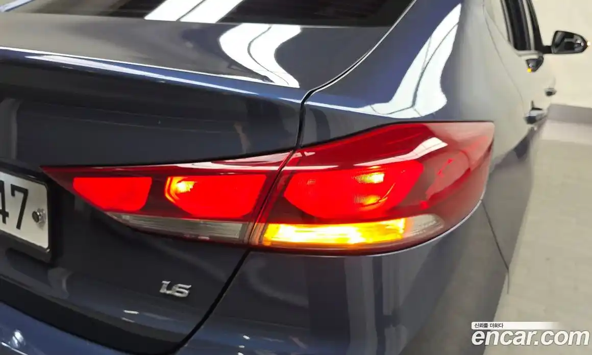 Hyundai Avante 2017 1.6 автомат (гидро), фото 9