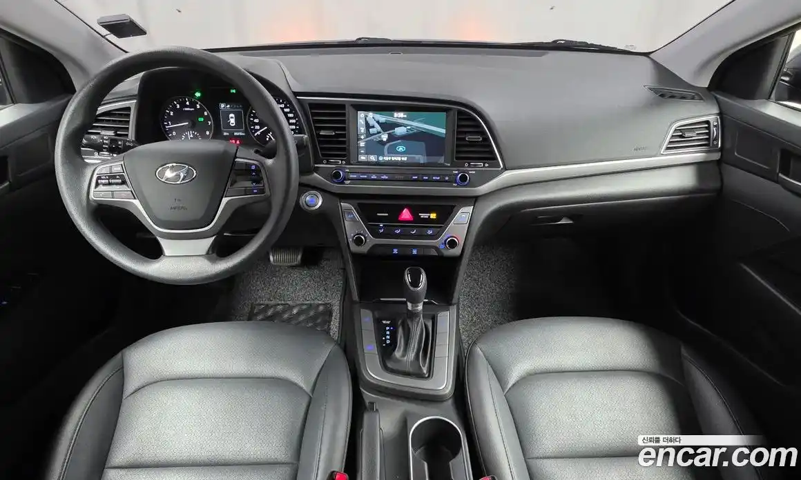Hyundai Avante 2017 1.6 автомат (гидро), фото 10