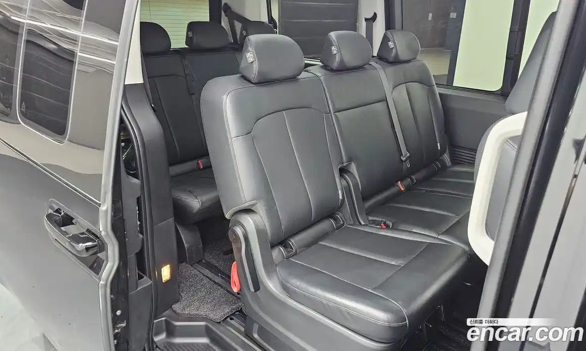 Hyundai Staria 2025 1.6 автомат (гидро), фото 16