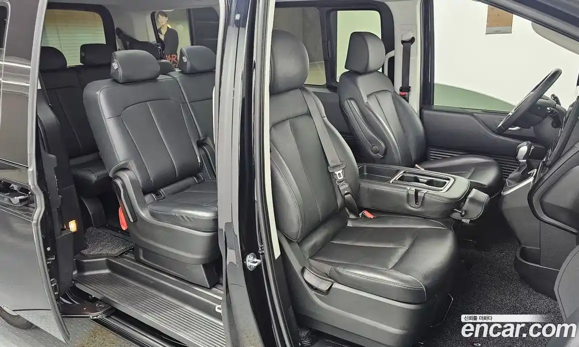 Hyundai Staria 2025 1.6 автомат (гидро), фото 19