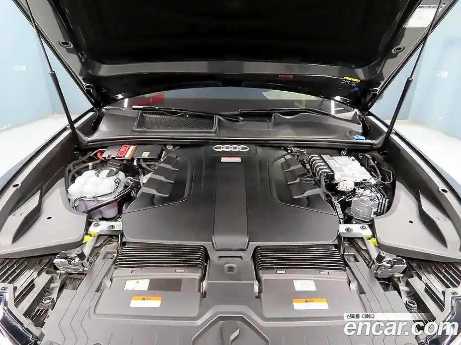 Audi Q8 2025 3.0 автомат (гидро), фото 19