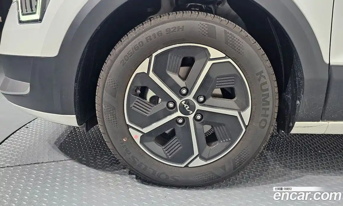 Kia Niro 2026 1.6 автомат (гидро), фото 5