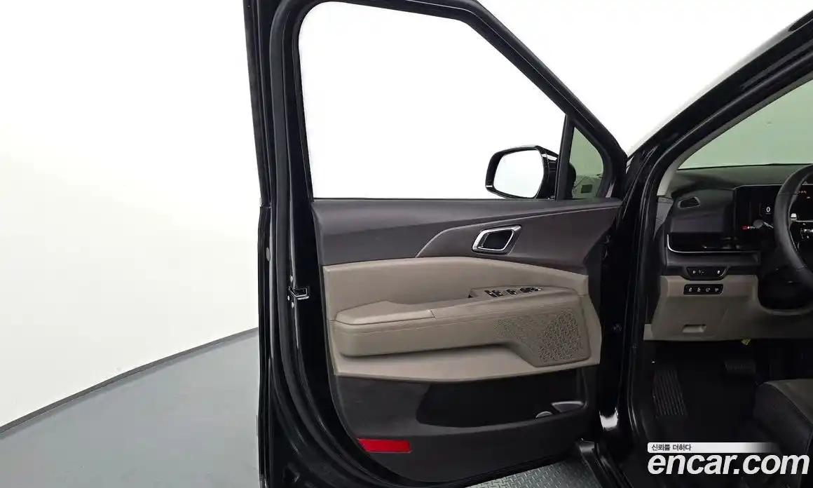 Kia Carnival 2024 1.6 автомат (гидро), фото 14