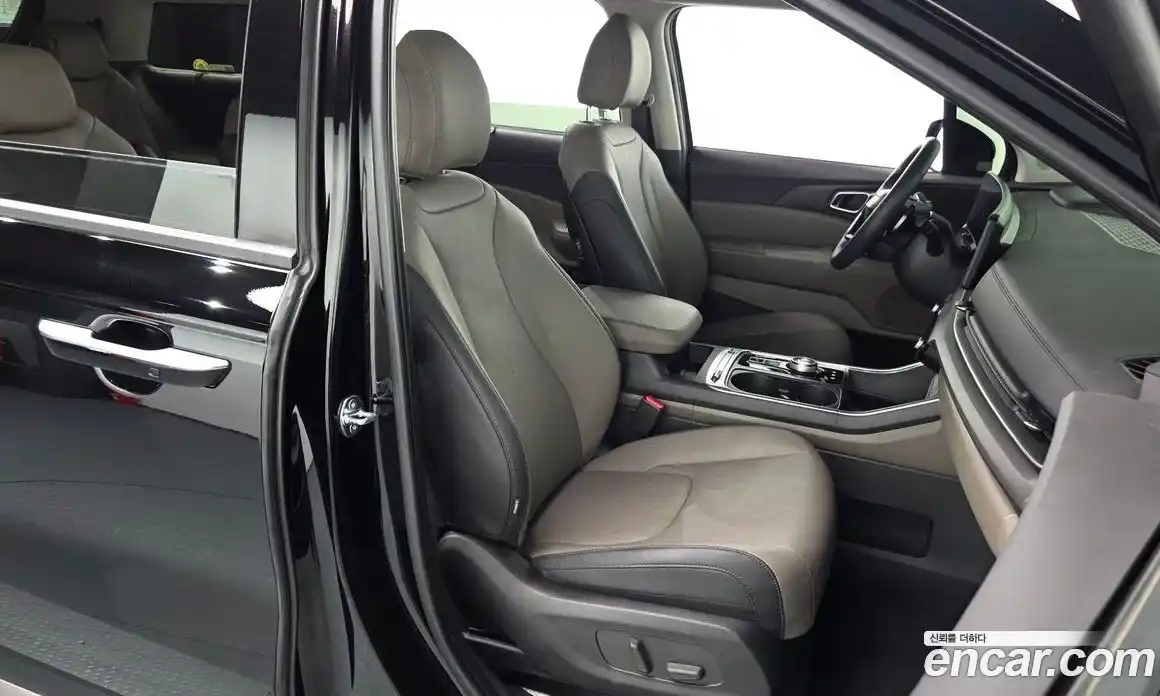 Kia Carnival 2024 1.6 автомат (гидро), фото 16