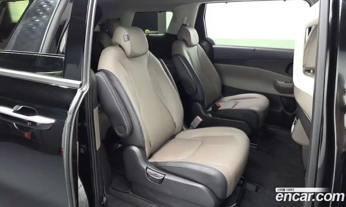 Kia Carnival 2024 1.6 автомат (гидро), фото 17