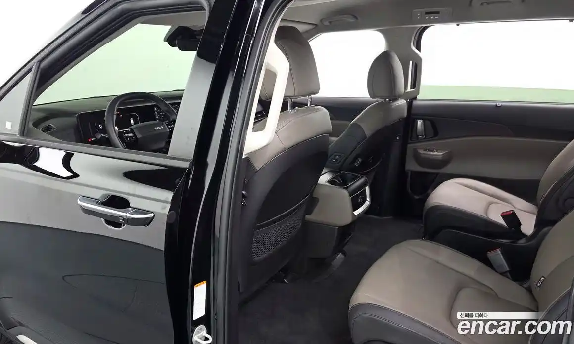 Kia Carnival 2024 1.6 автомат (гидро), фото 18