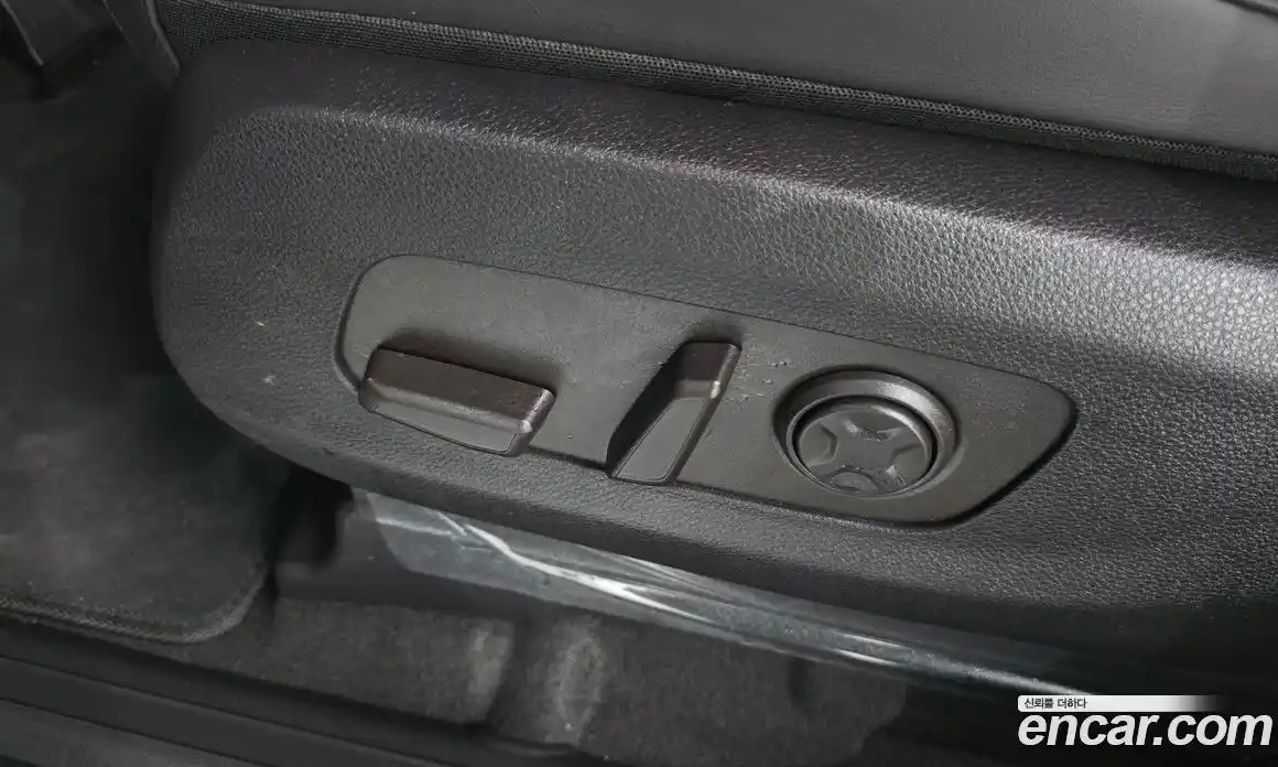Kia Carnival 2024 1.6 автомат (гидро), фото 32