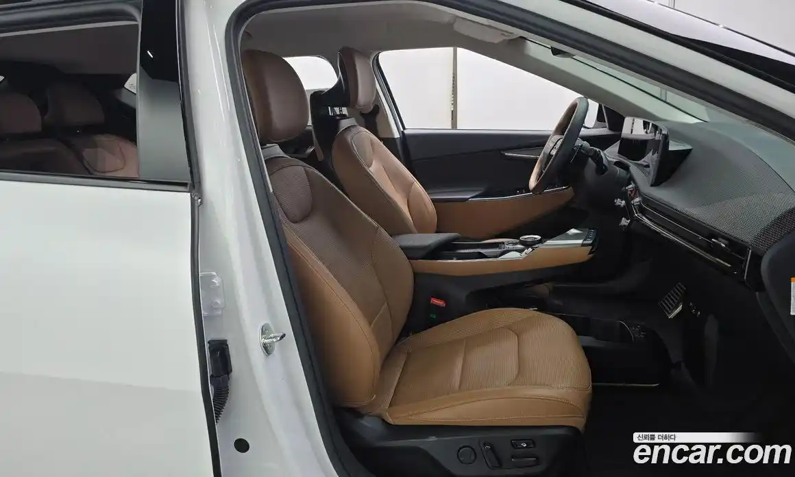 Kia EV6 2025 0.1 автомат (гидро), фото 16