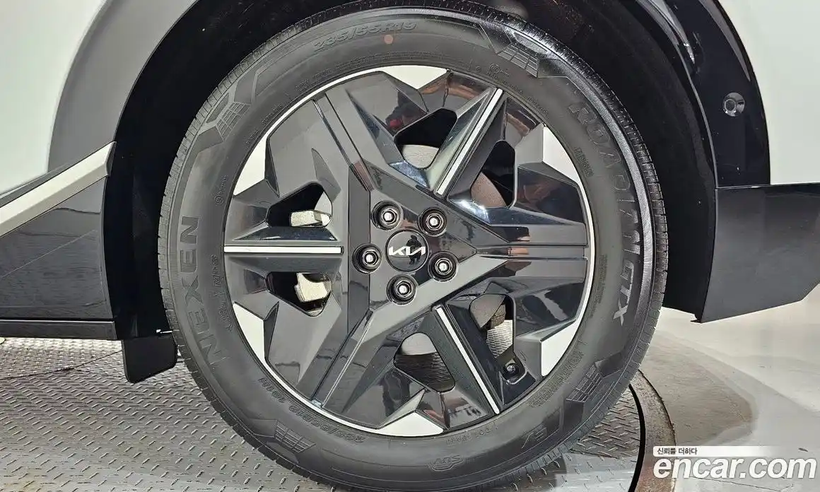 Kia EV6 2025 0.1 автомат (гидро), фото 7