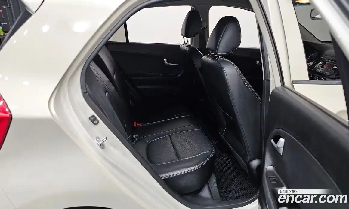 Kia Morning 2012 1.0 автомат (гидро), фото 17